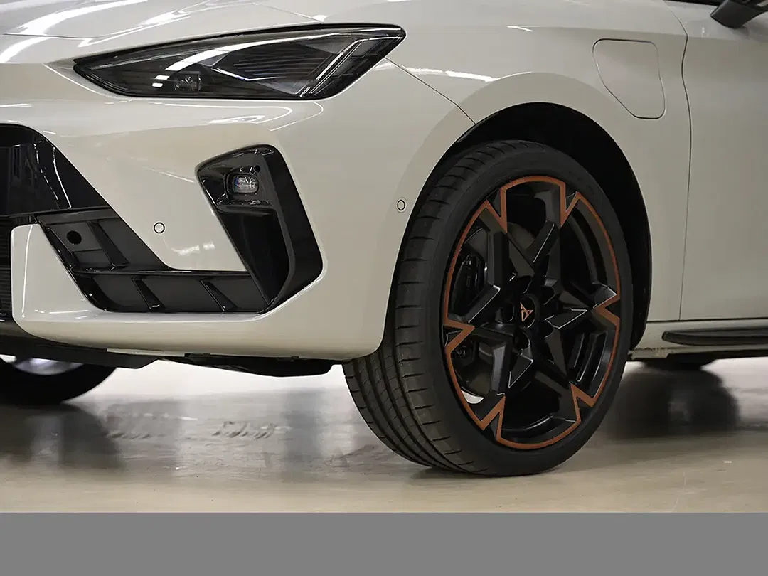 CUPRA Leon - Thumbnail 6
