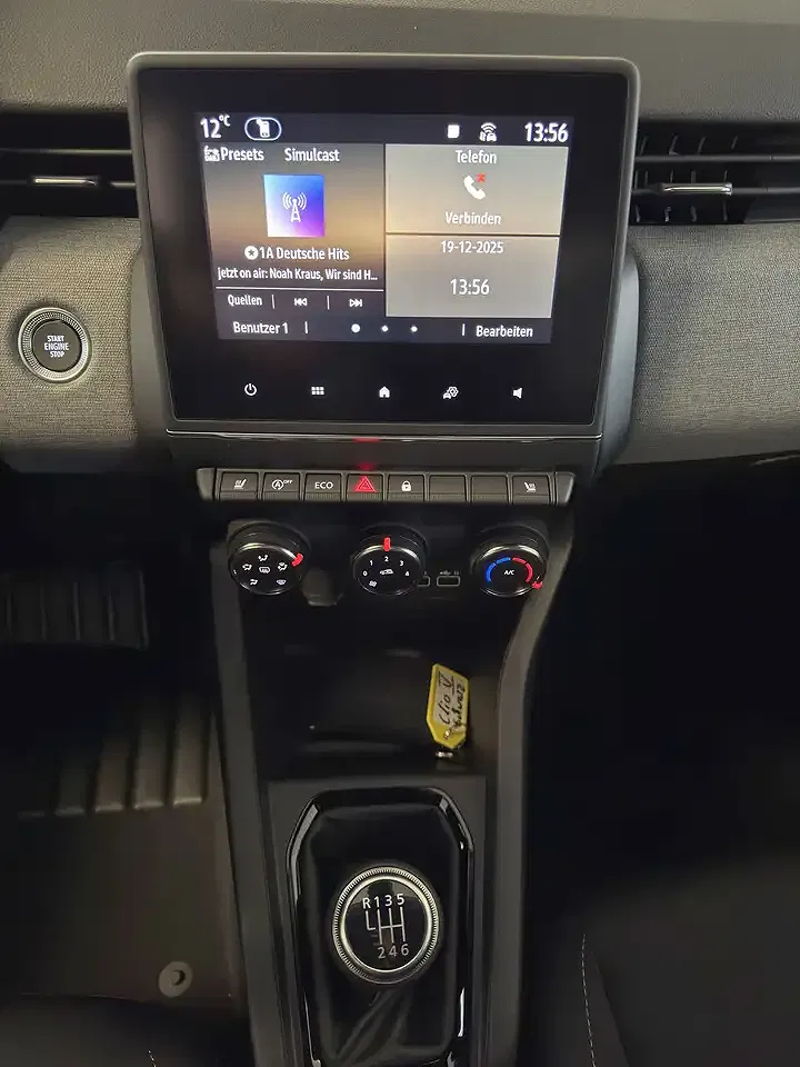 Renault Clio - Thumbnail 12