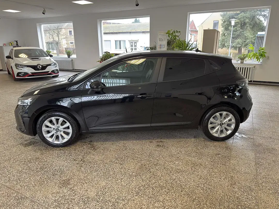 Renault Clio - Thumbnail 2