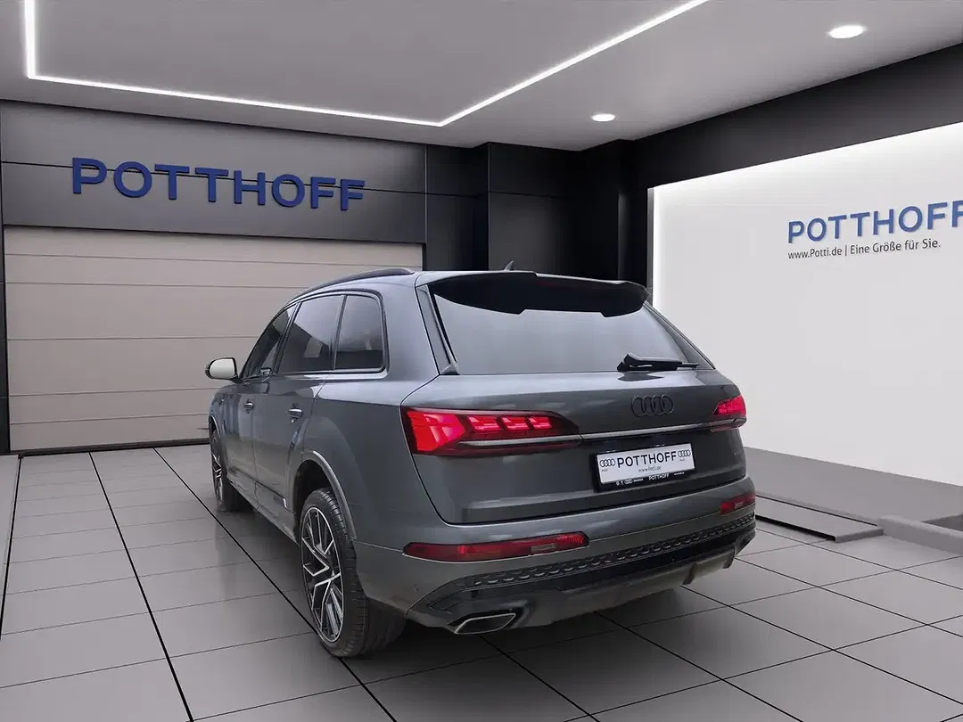 Audi Q7 - Thumbnail 3