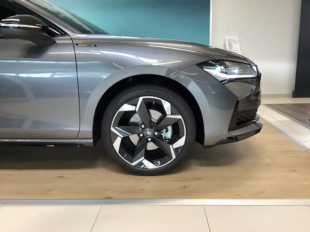 Skoda Superb - Thumbnail 12