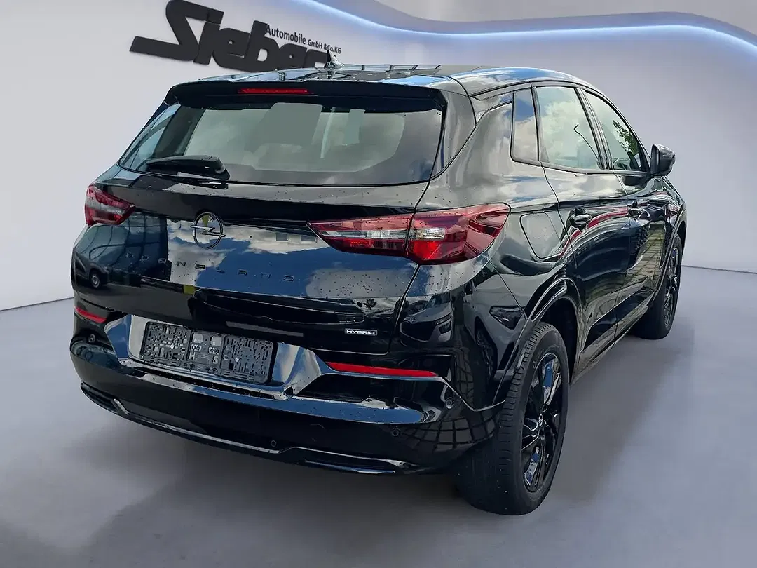 Opel Grandland - Thumbnail 3