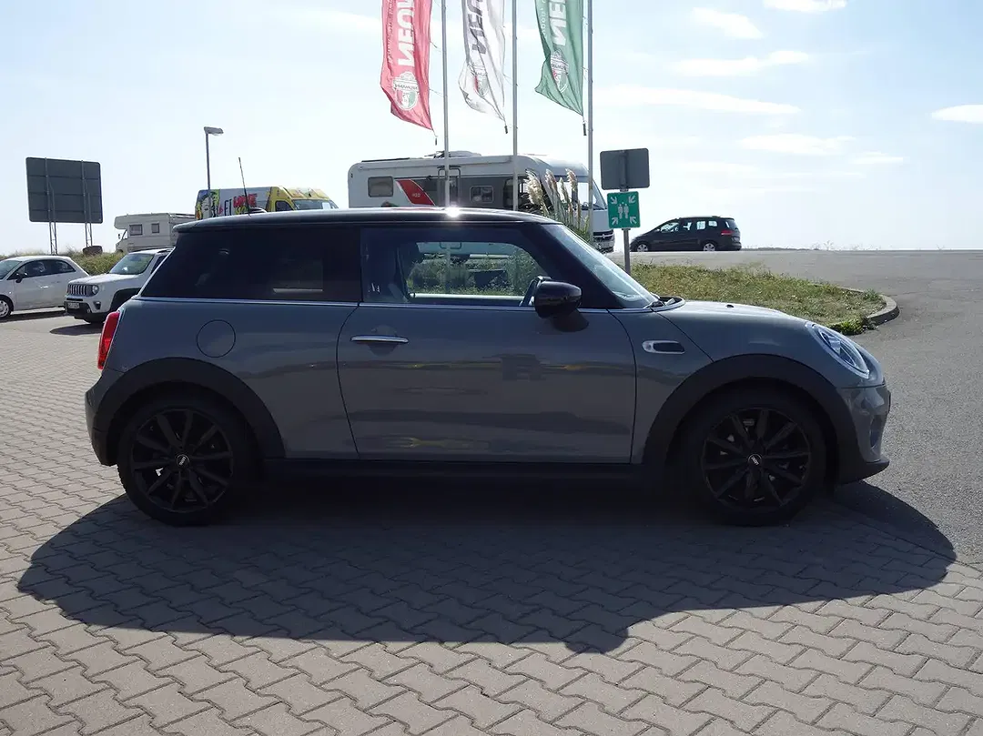 MINI Cooper - Thumbnail 3