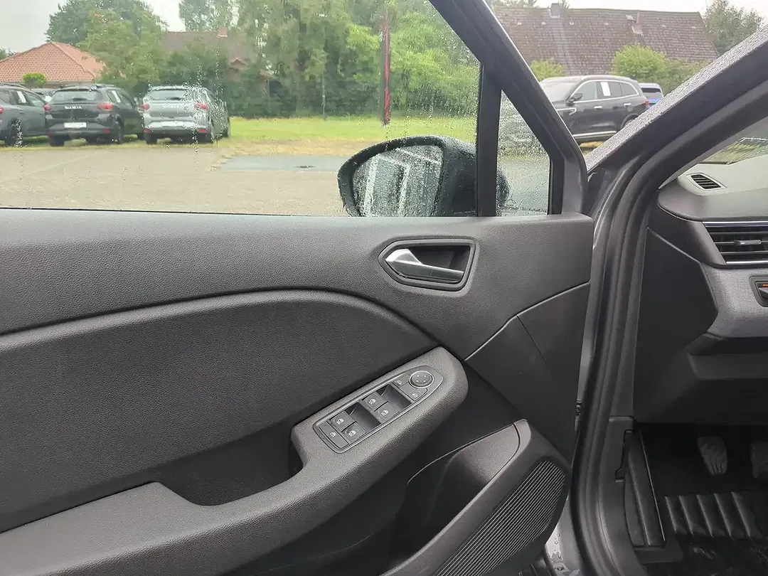 Renault Clio - Thumbnail 13