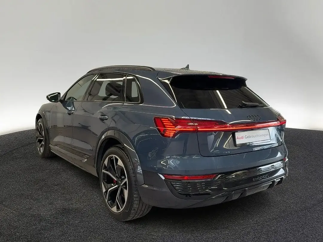 Audi SQ8 e-tron - Thumbnail 3