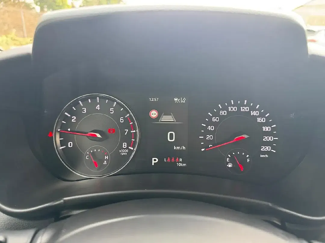Suzuki Swift - Thumbnail 10