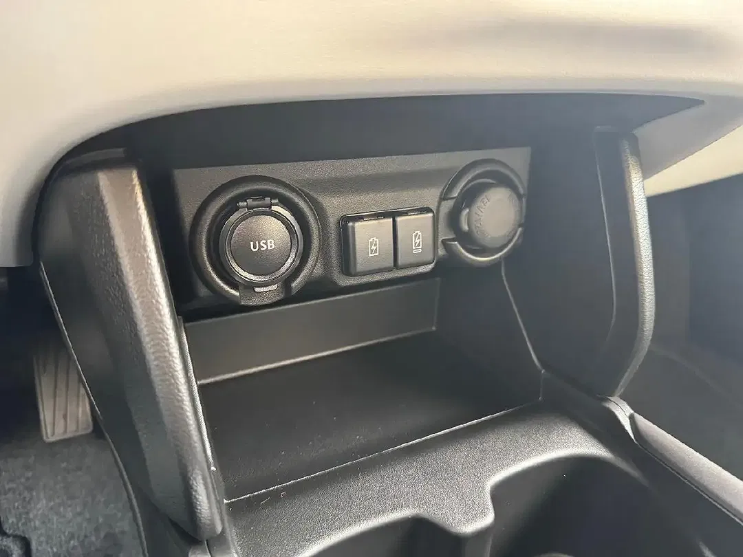 Suzuki Swift - Thumbnail 14