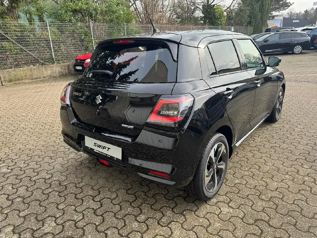 Suzuki Swift - Thumbnail 3