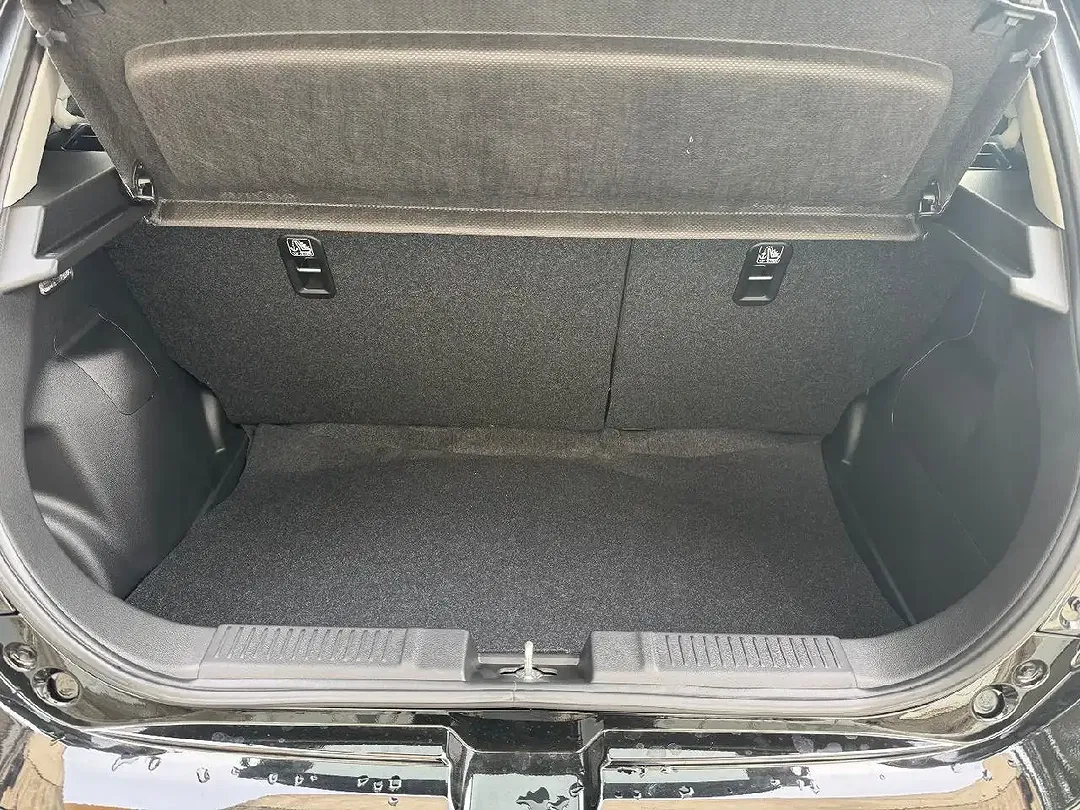 Suzuki Swift - Thumbnail 6