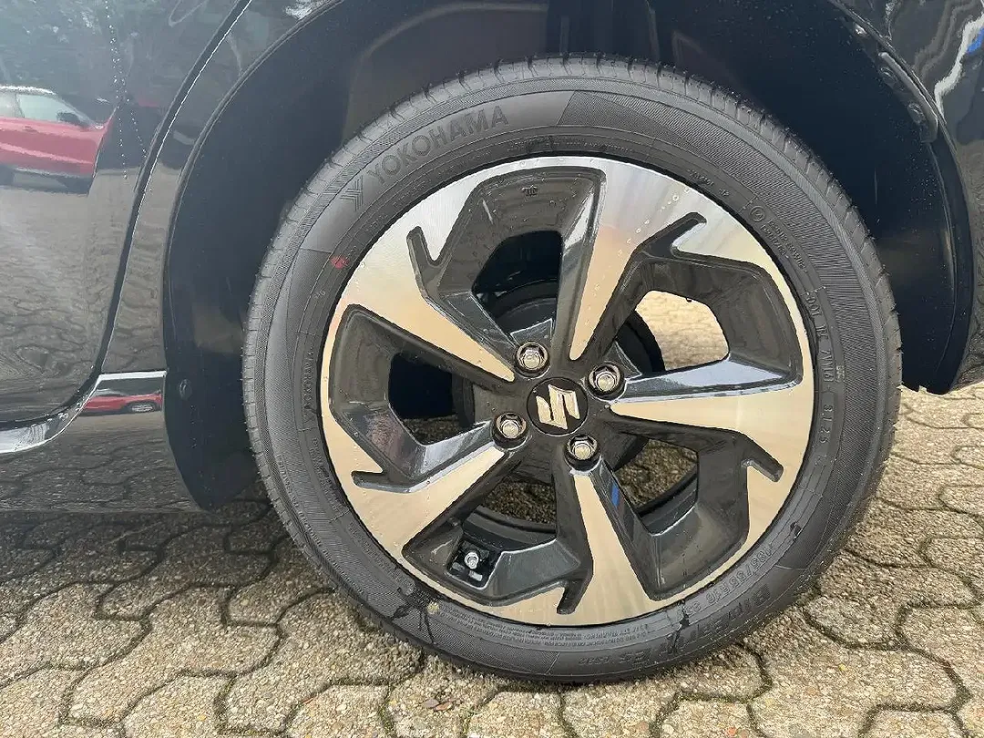 Suzuki Swift - Thumbnail 7