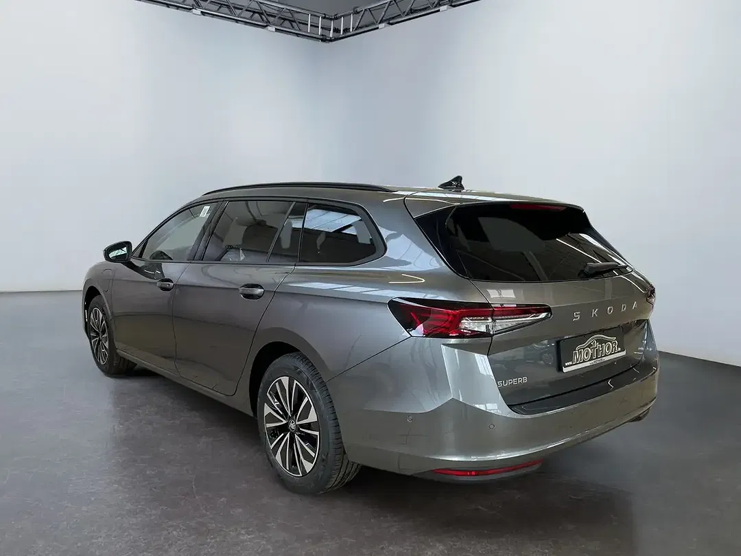 Skoda Superb - Thumbnail 3