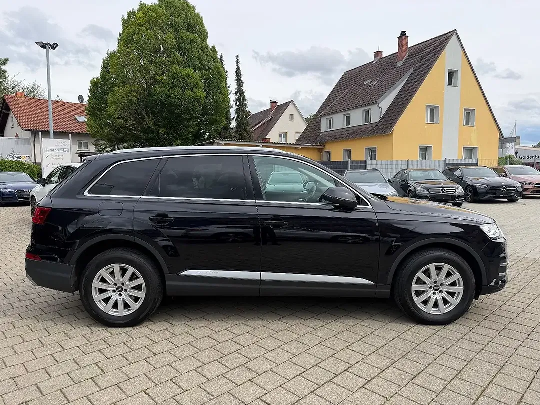 Audi Q7 - Thumbnail 5