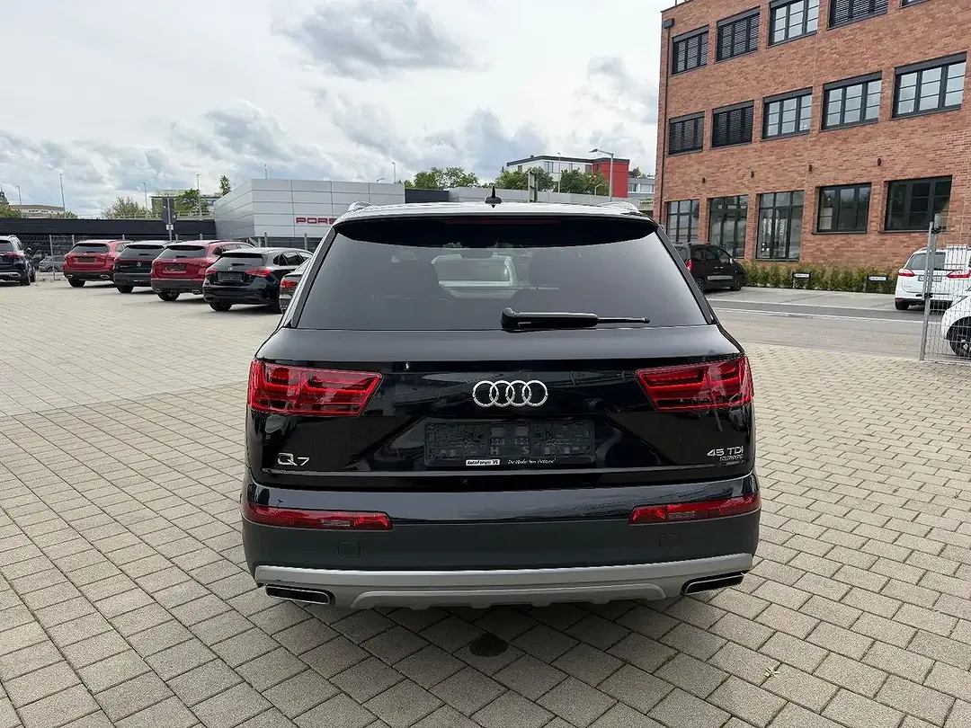 Audi Q7 - Thumbnail 8