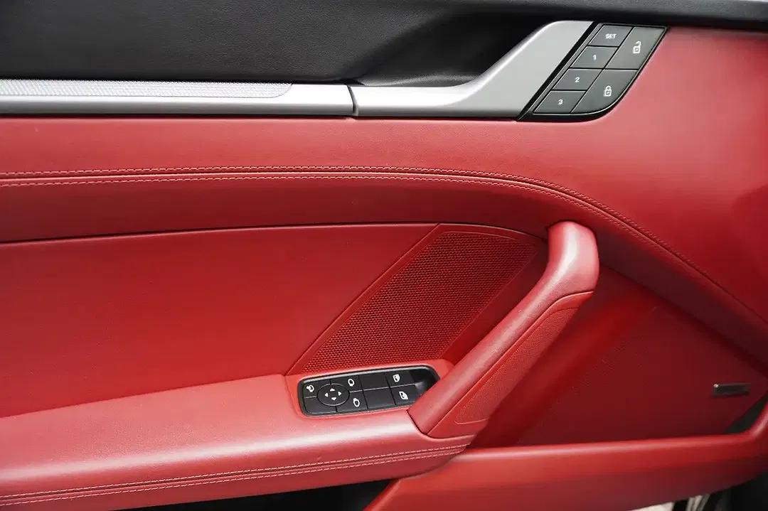 Porsche 992 - Thumbnail 14