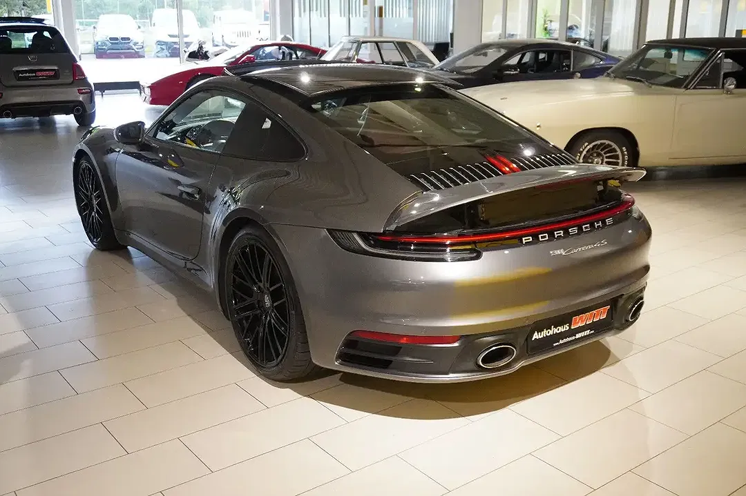 Porsche 992 - Thumbnail 5