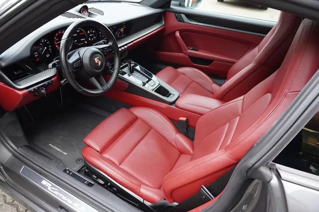 Porsche 992 - Thumbnail 7