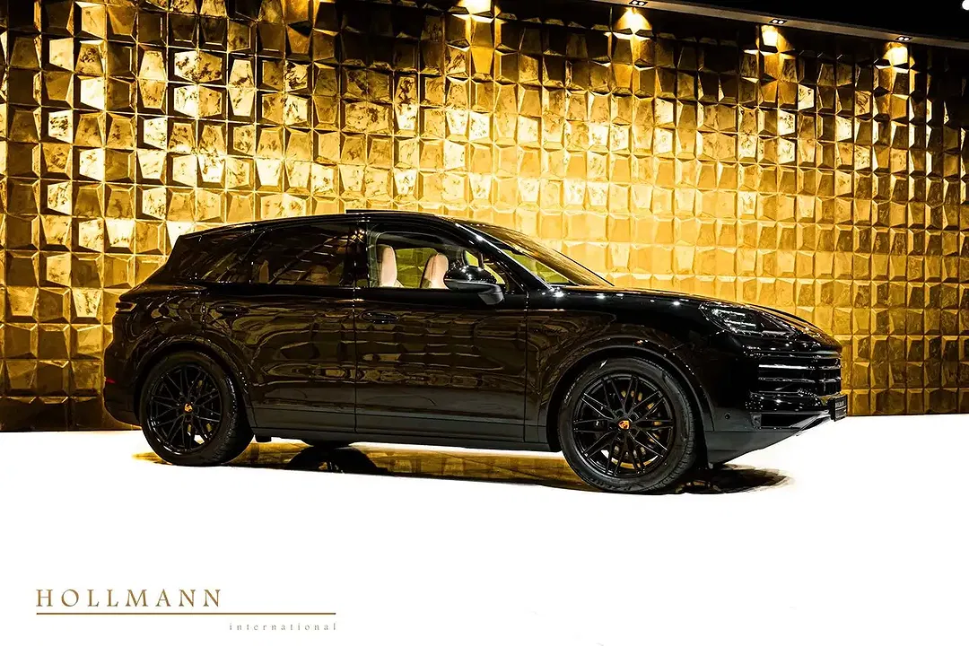 Porsche Cayenne - Thumbnail 2