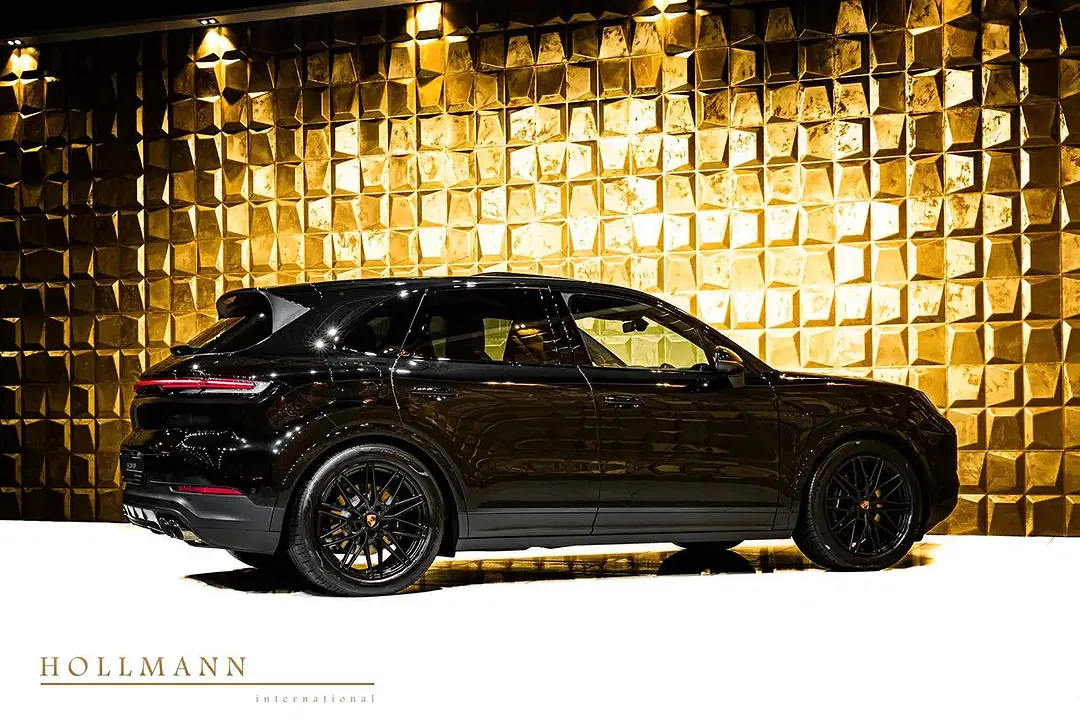 Porsche Cayenne - Thumbnail 3