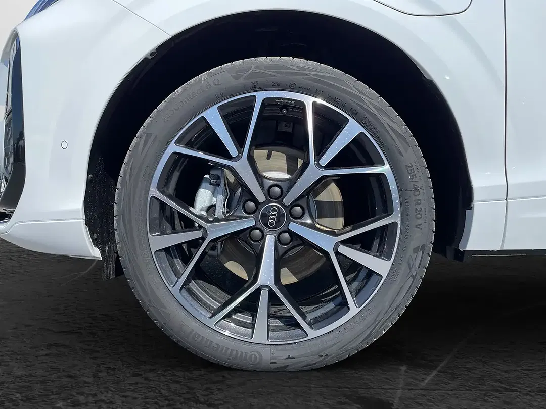 Audi Q3 - Thumbnail 4