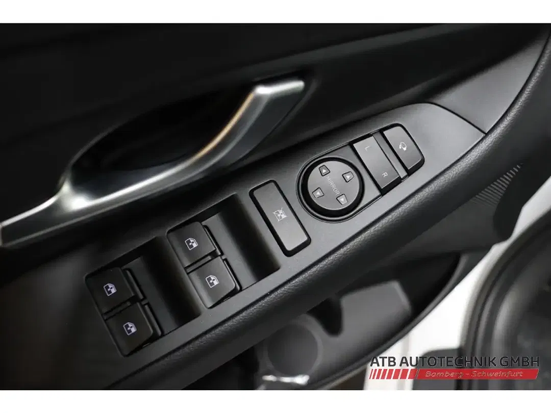 Hyundai i30 - Thumbnail 11