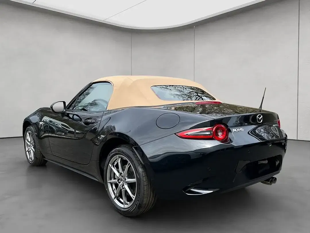 Mazda MX-5 - Thumbnail 3