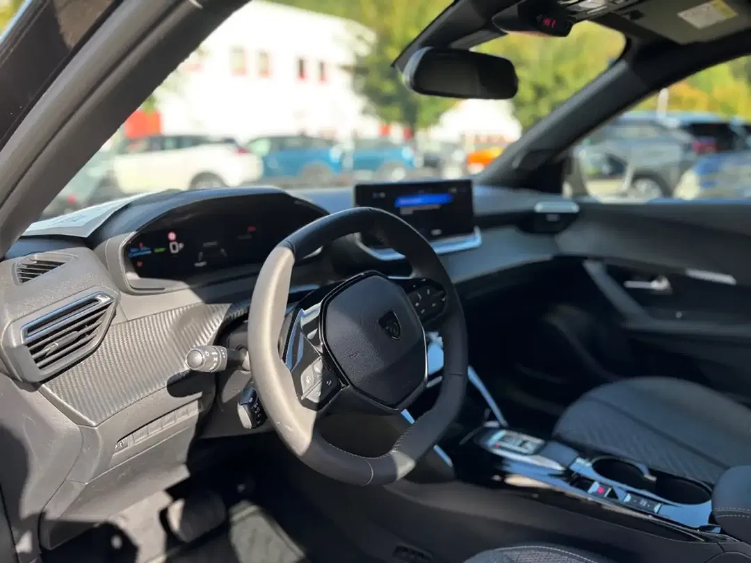 Peugeot 2008 - Thumbnail 10