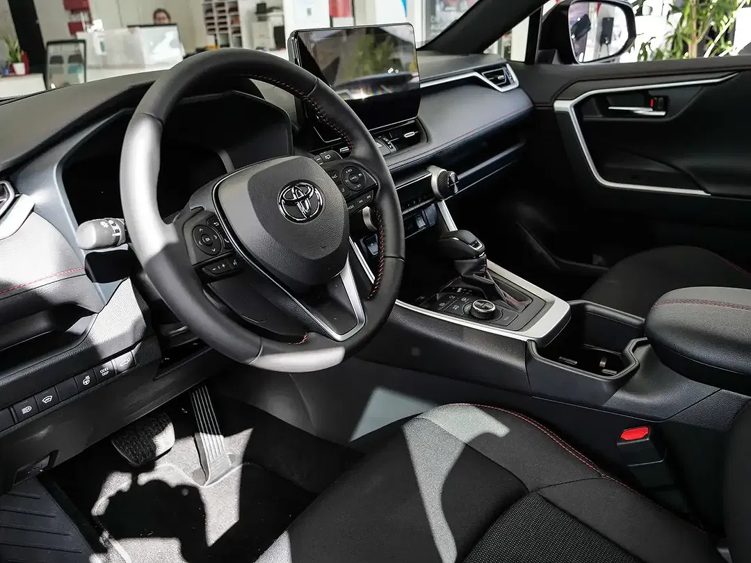 Toyota RAV 4 - Thumbnail 6
