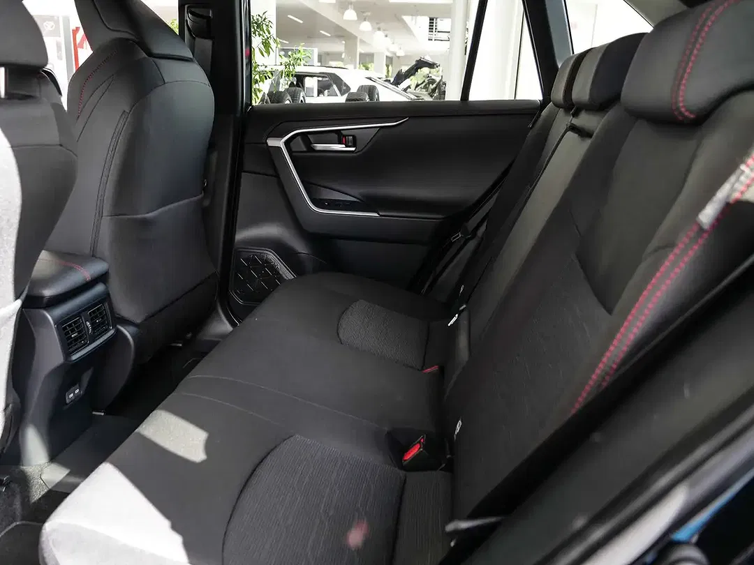 Toyota RAV 4 - Thumbnail 9