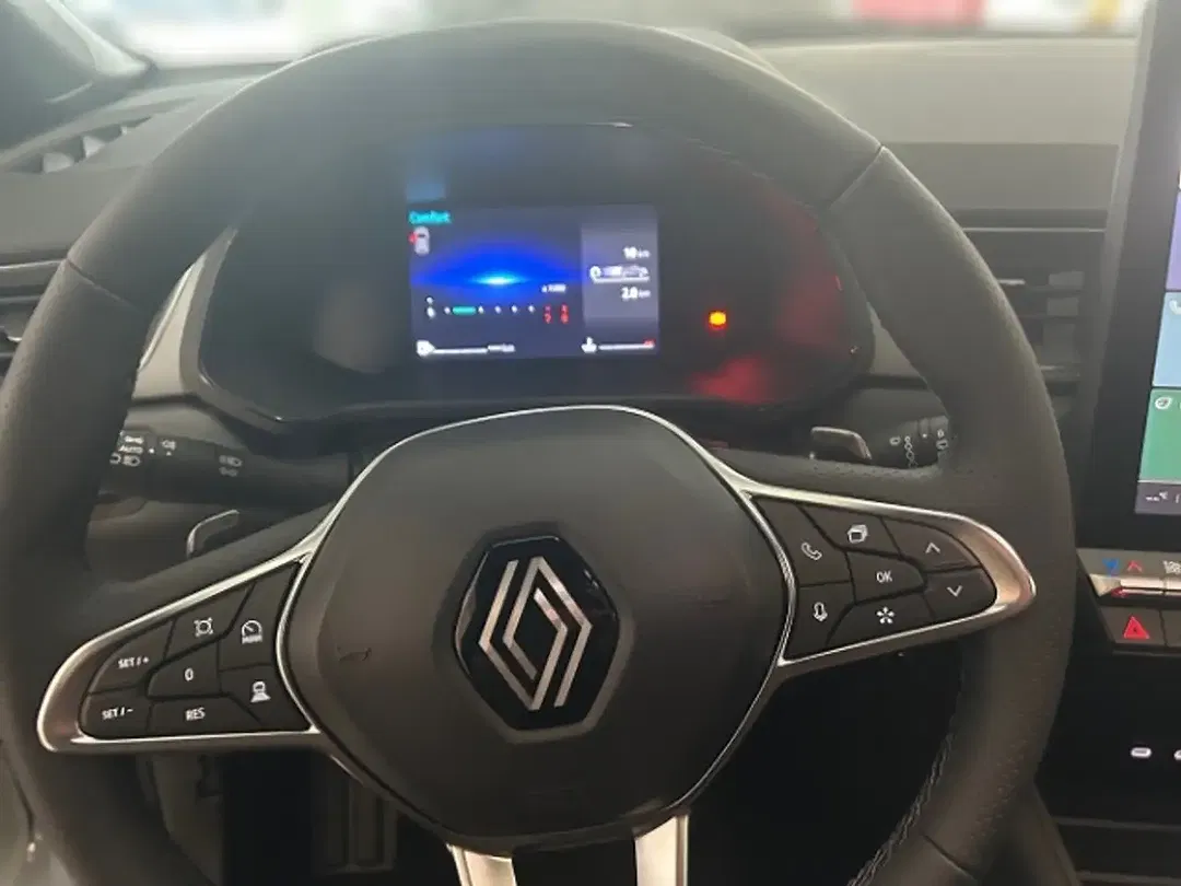 Renault Captur - Thumbnail 8