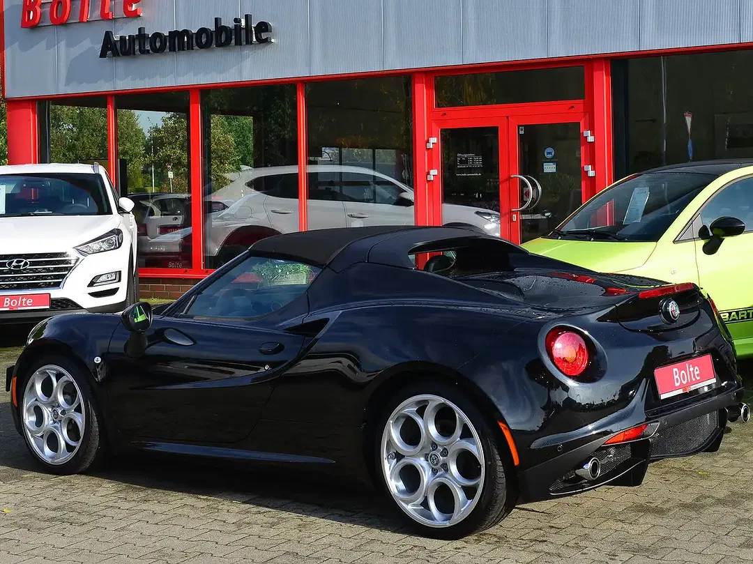 Alfa Romeo 4C - Thumbnail 10