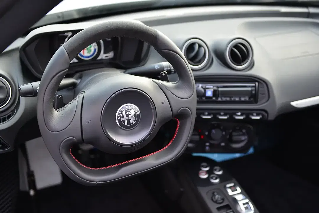 Alfa Romeo 4C - Thumbnail 12