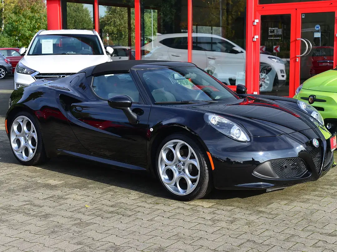 Alfa Romeo 4C - Thumbnail 2