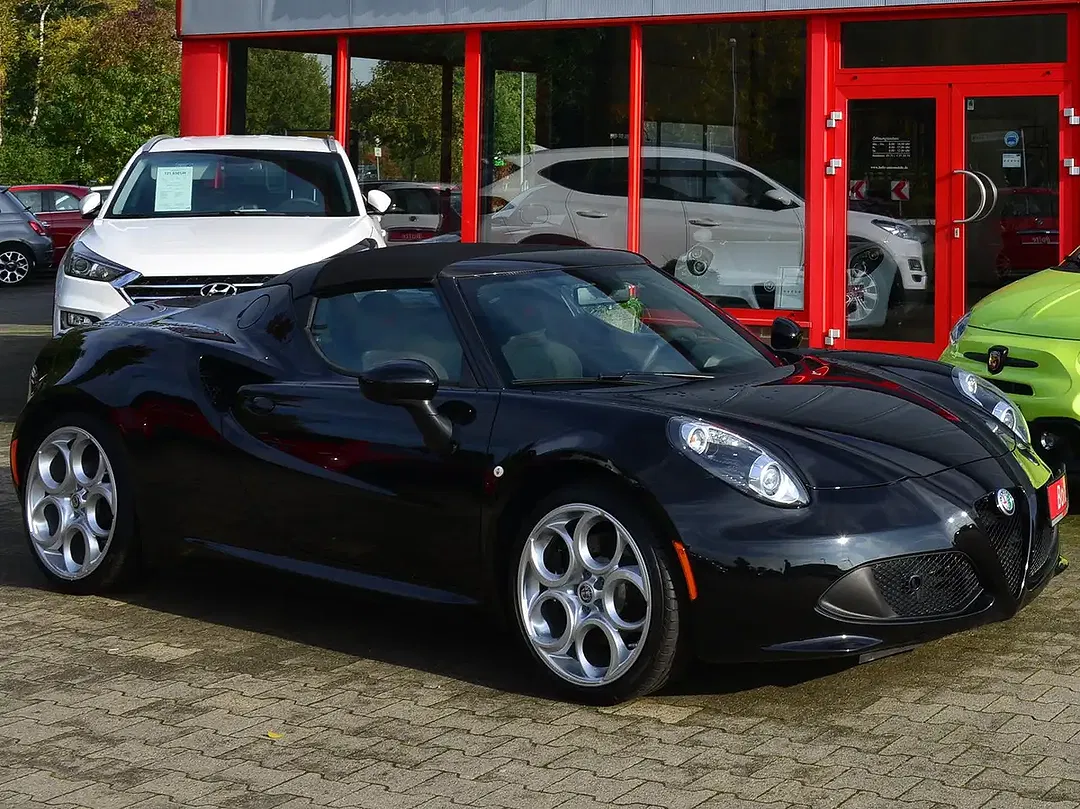 Alfa Romeo 4C - Thumbnail 3