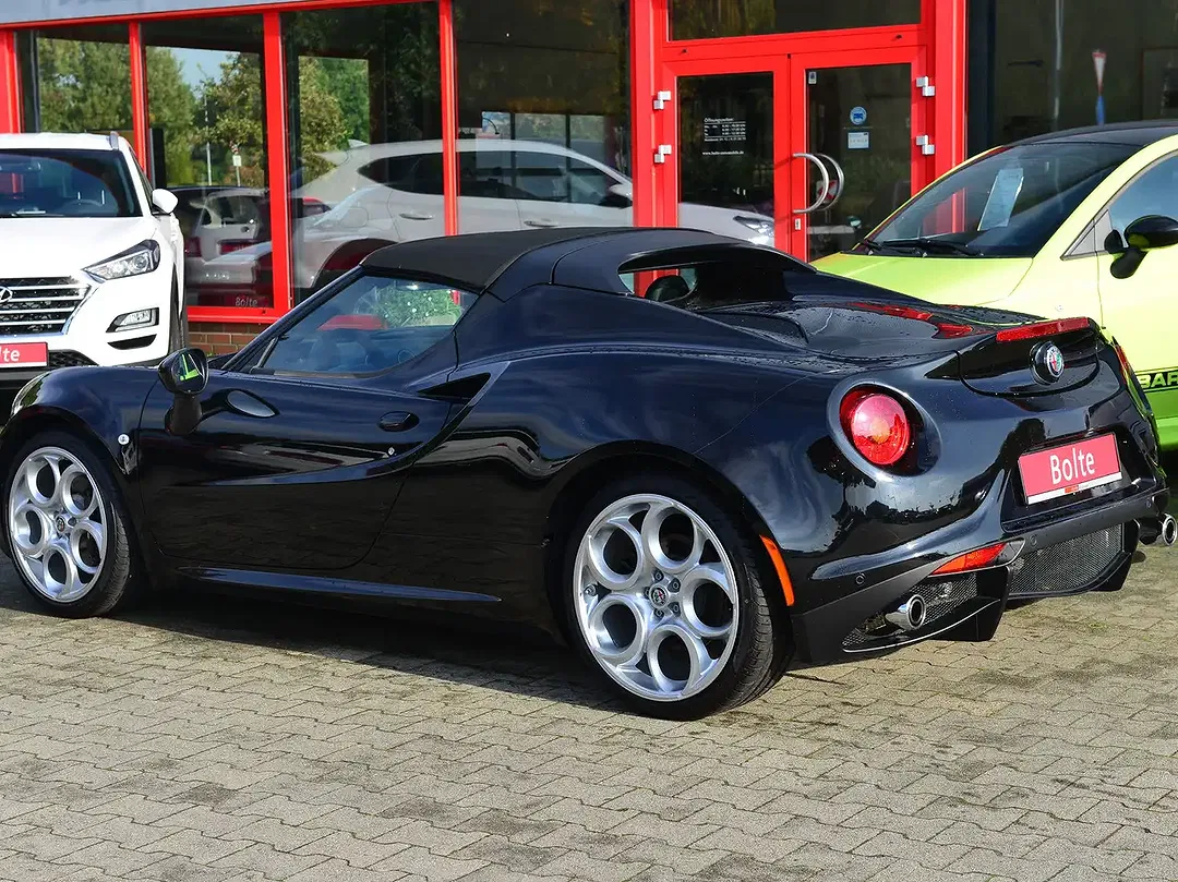 Alfa Romeo 4C - Thumbnail 8
