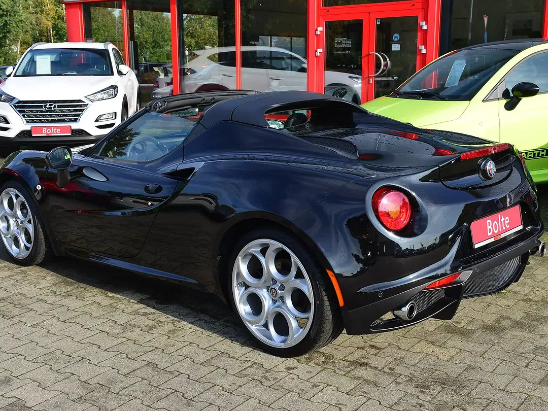 Alfa Romeo 4C - Thumbnail 9