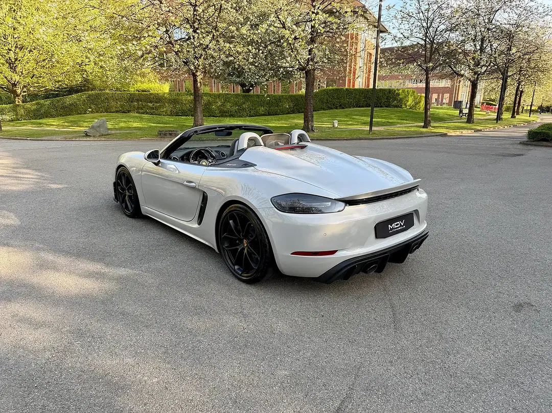 Porsche 718 Spyder - Thumbnail 2