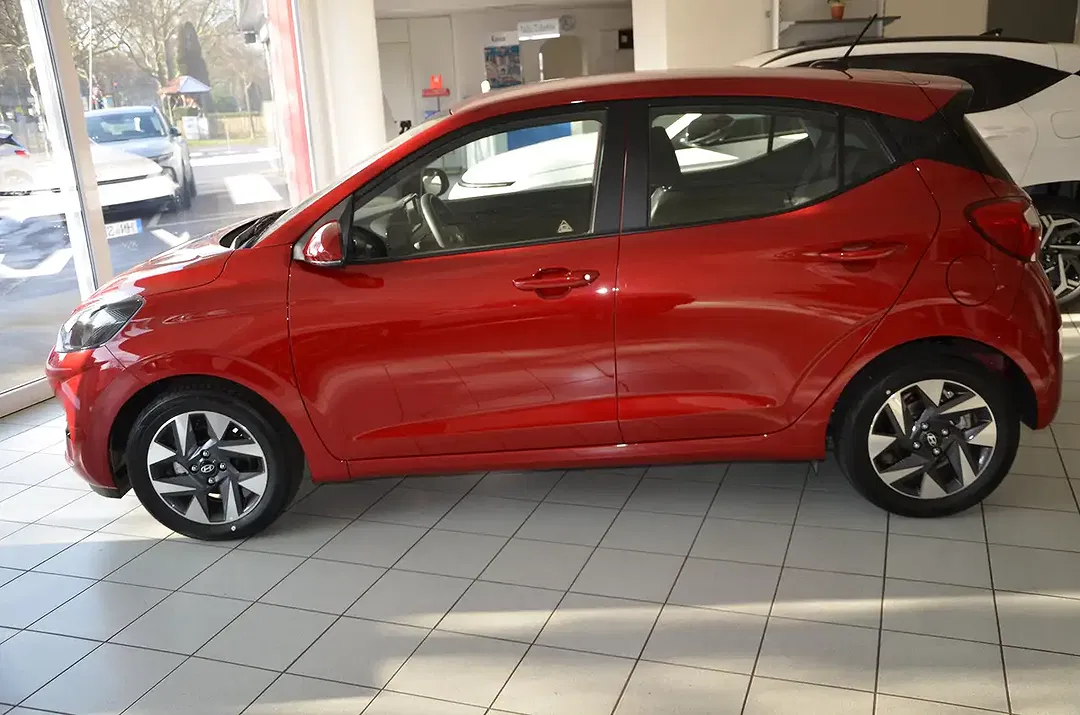 Hyundai i10 - Thumbnail 2