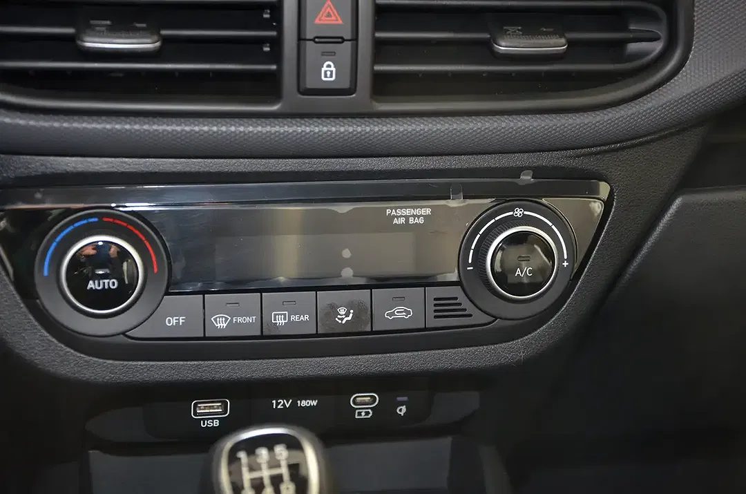 Hyundai i10 - Thumbnail 9