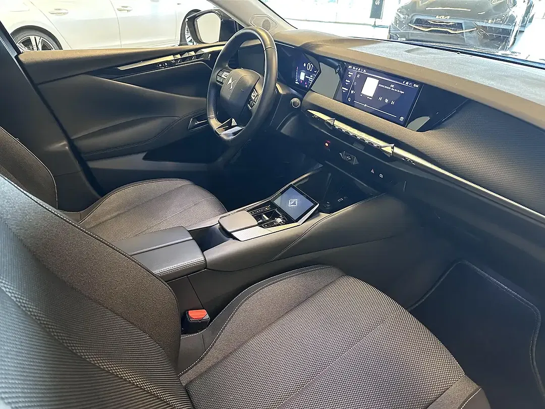 DS Automobiles DS 4 - Thumbnail 2