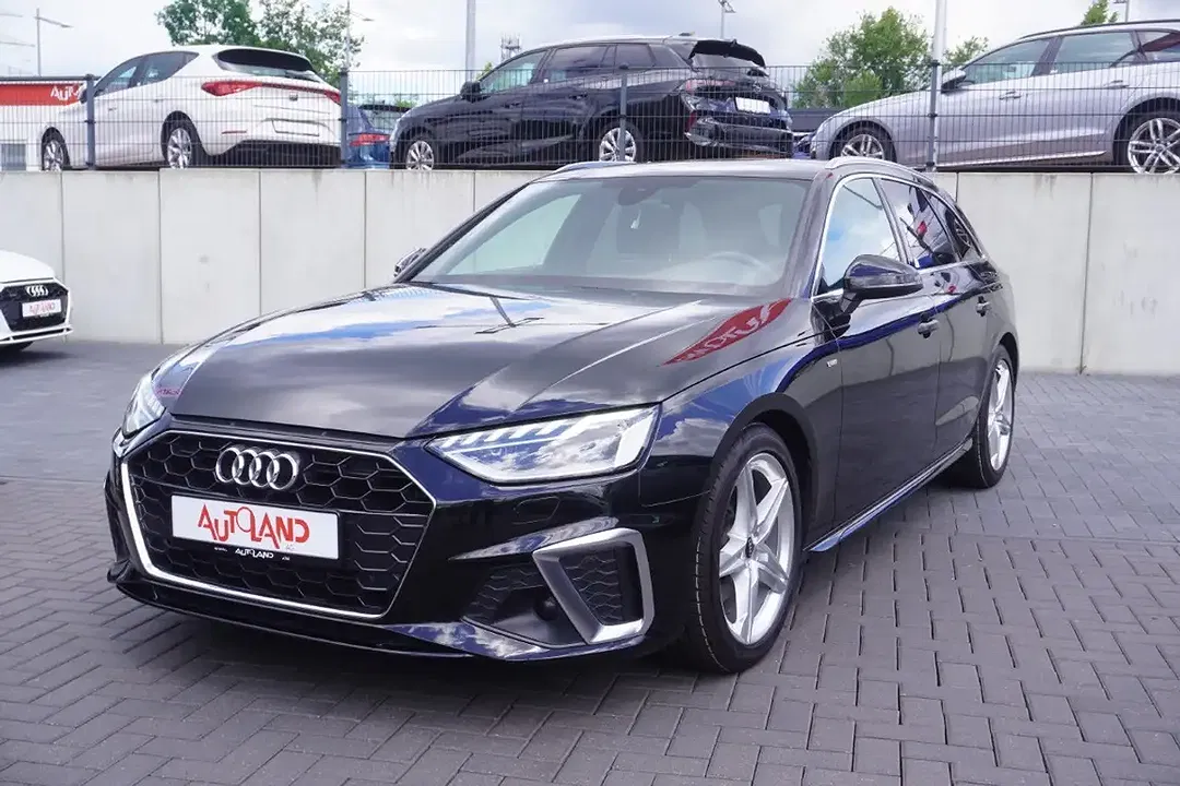 Audi A4 - Thumbnail 1