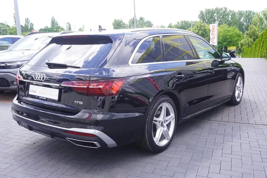 Audi A4 - Thumbnail 3