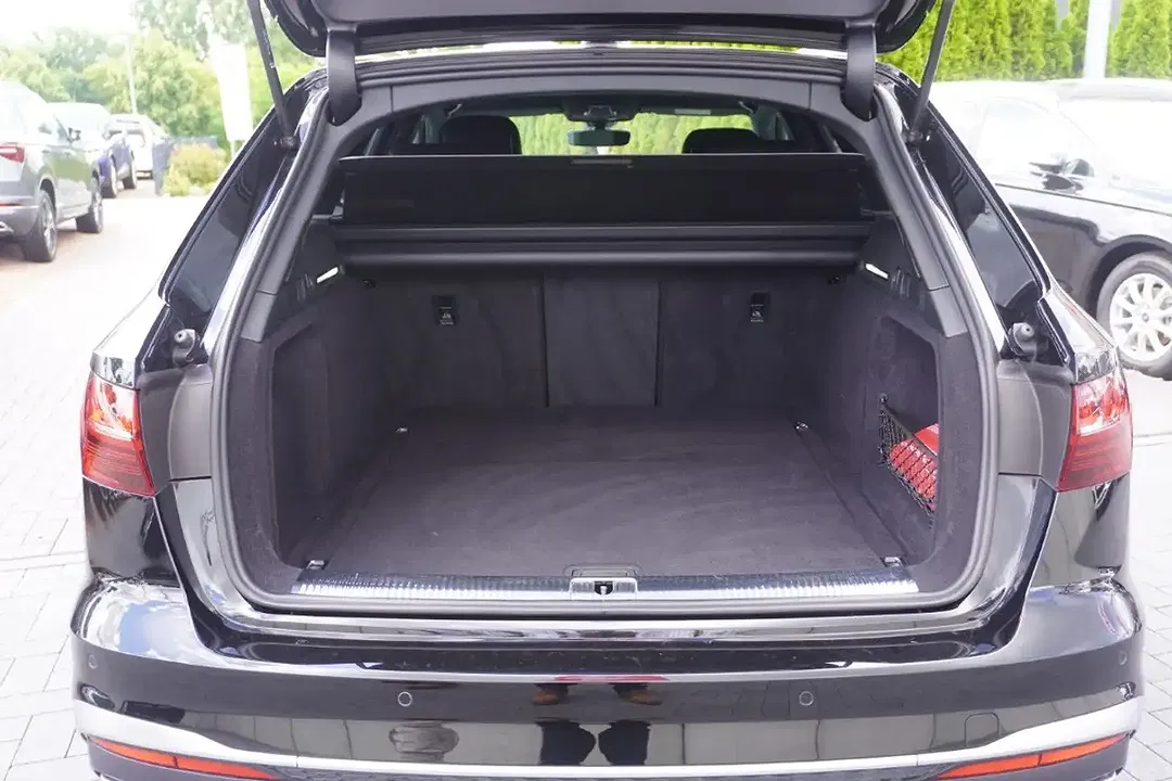 Audi A4 - Thumbnail 6