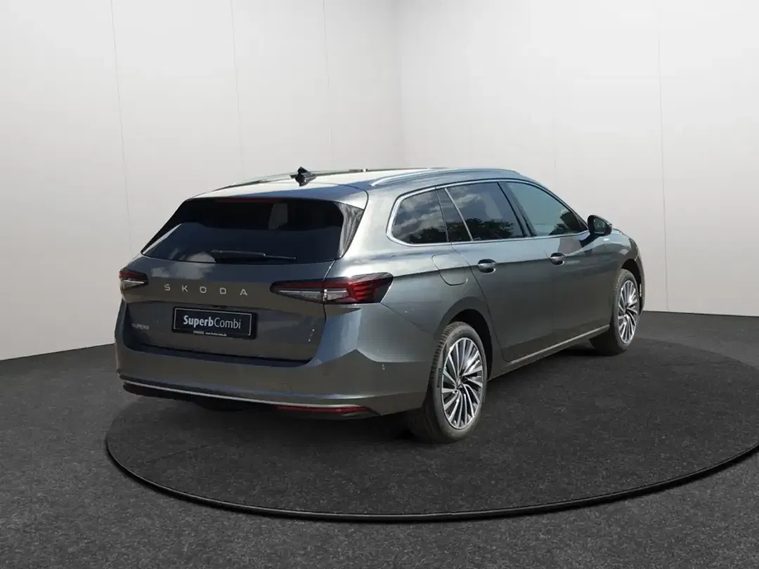 Skoda Superb - Thumbnail 5