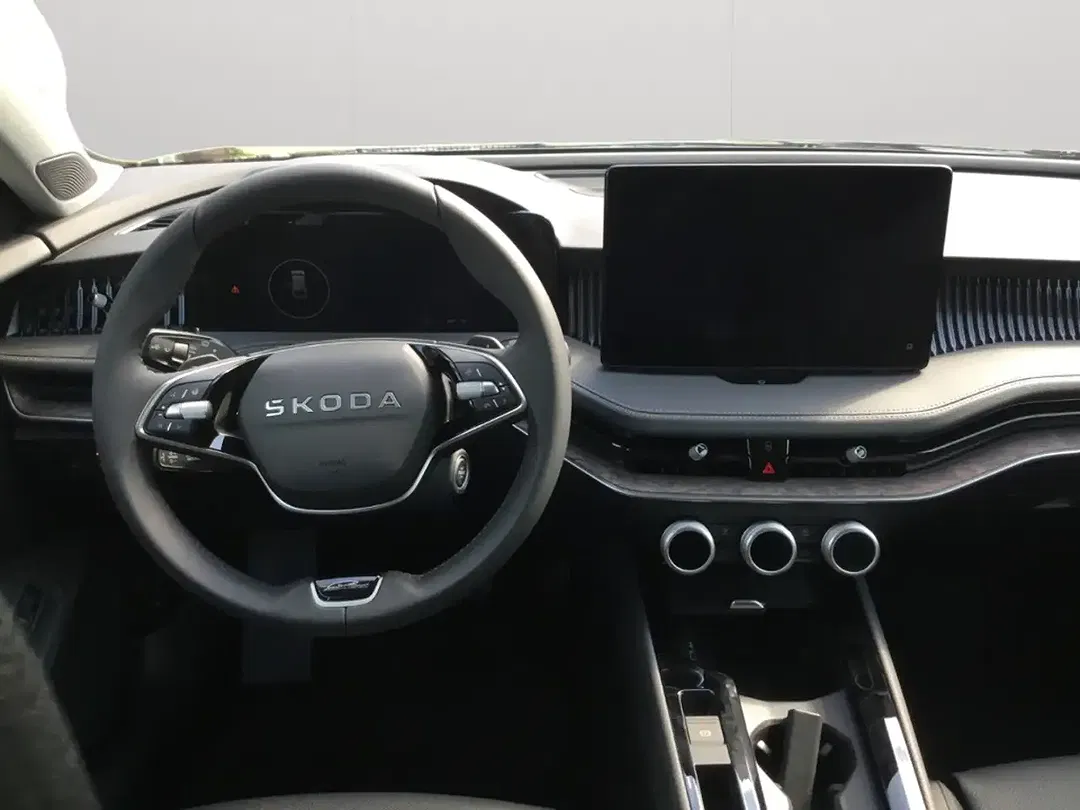 Skoda Superb - Thumbnail 8