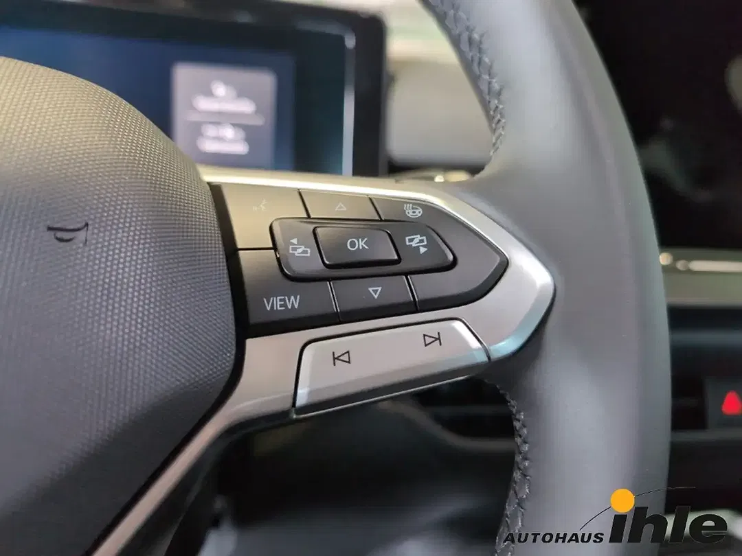 Volkswagen T-Roc - Thumbnail 13