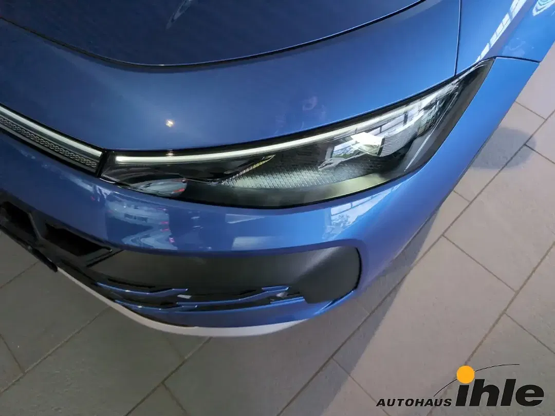 Volkswagen T-Roc - Thumbnail 14