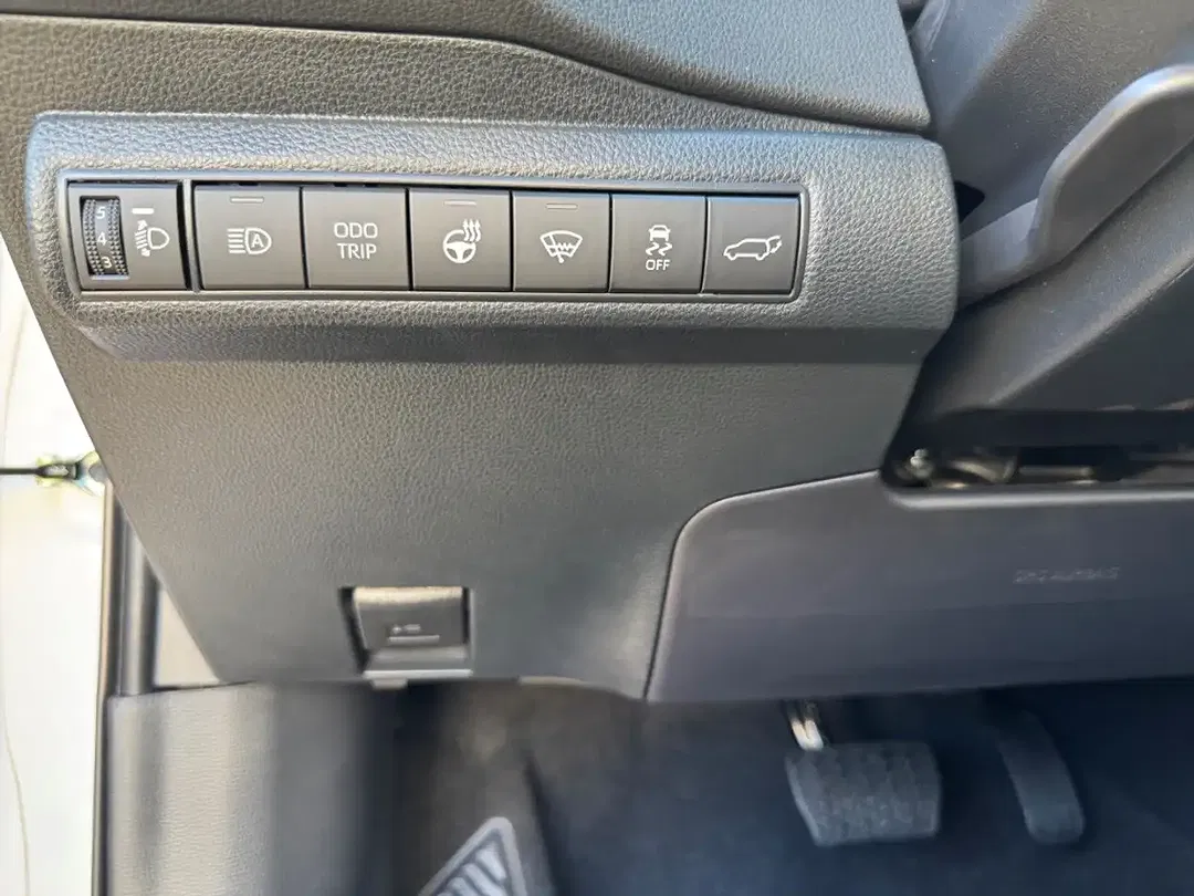 Toyota Corolla - Thumbnail 11
