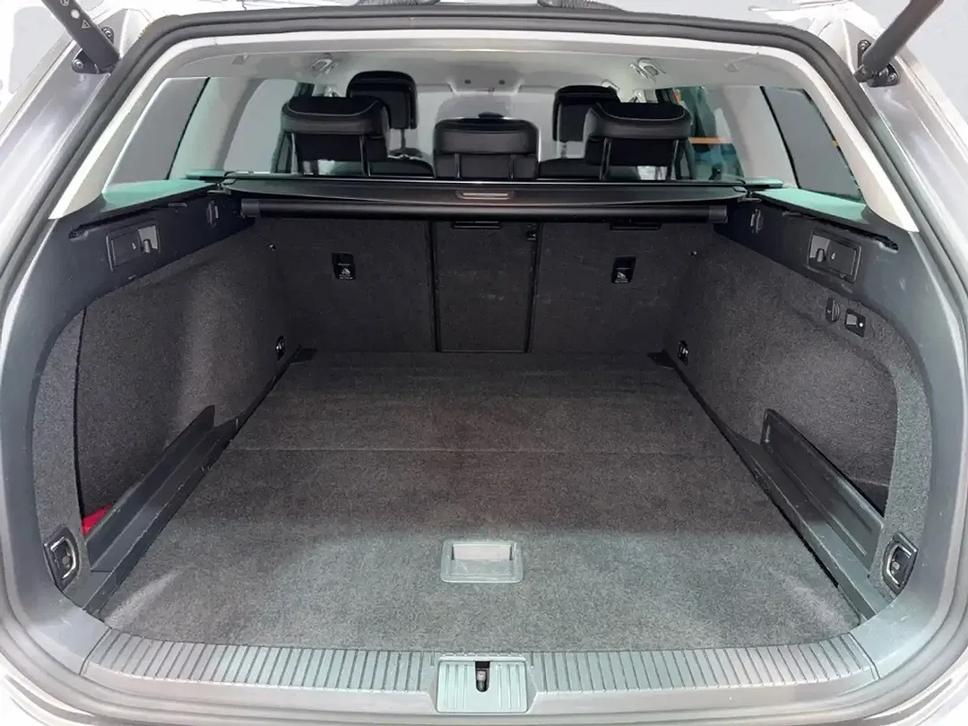 Volkswagen Passat Variant - Thumbnail 8