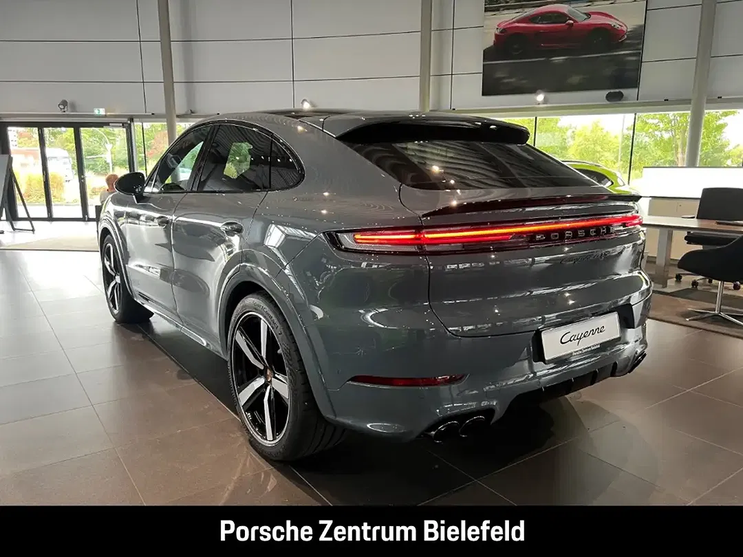 Porsche Cayenne - Thumbnail 3