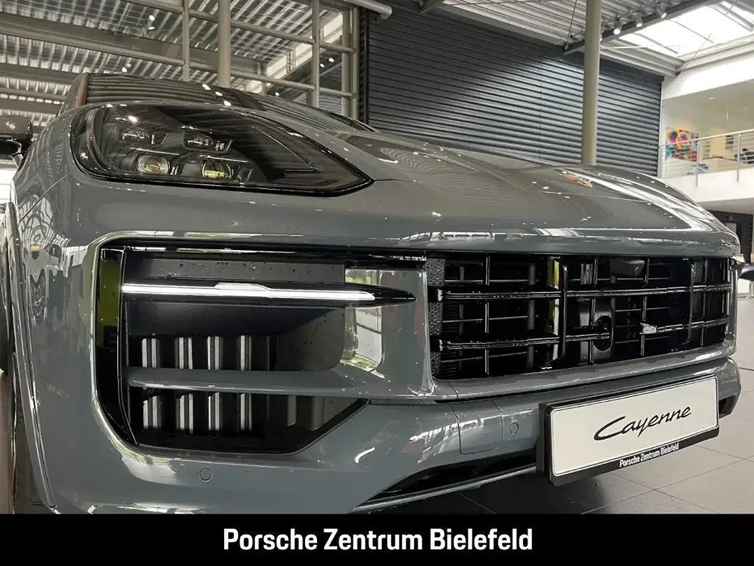Porsche Cayenne - Thumbnail 9
